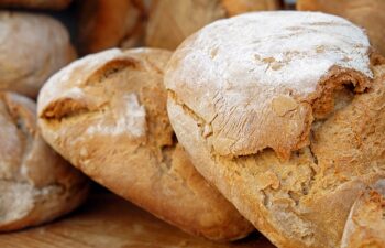 Come Fare il Pane in Casa: Guida Completa dalla Preparazione alla Cottura