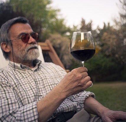 Come Diventare Sommelier Professionista: Guida Completa e Requisiti AIS