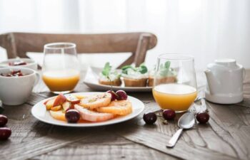Colazione e dimagrimento: cosa mangiare davvero al mattino (e cosa il marketing non ti ha mai detto)